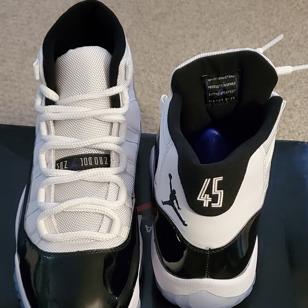 Nike Air Jordan 11 RETRO